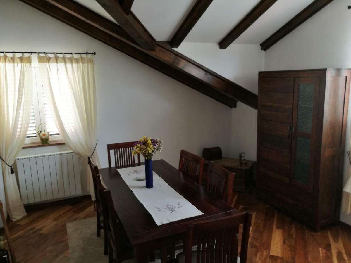Apartmani Godinic Palit Εξωτερικό φωτογραφία